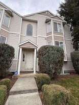 4912 Guemes Ln in Pasco, WA - Building Photo