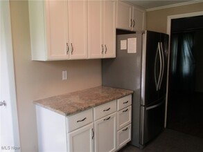 32400 Bainbridge Rd in Solon, OH - Building Photo - Building Photo