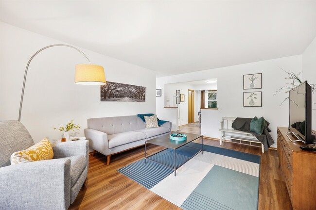 2728 Florann Dr in Fitchburg, WI - Building Photo - Building Photo