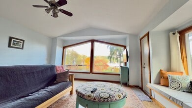 345 Summit Lake Shore Rd NW in Olympia, WA - Building Photo - Building Photo