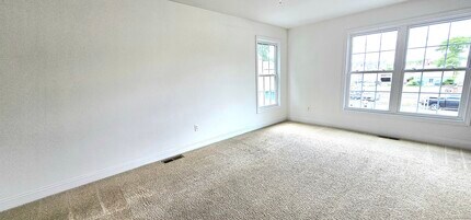 83 Buckingham Ave in Milford, CT - Building Photo - Building Photo