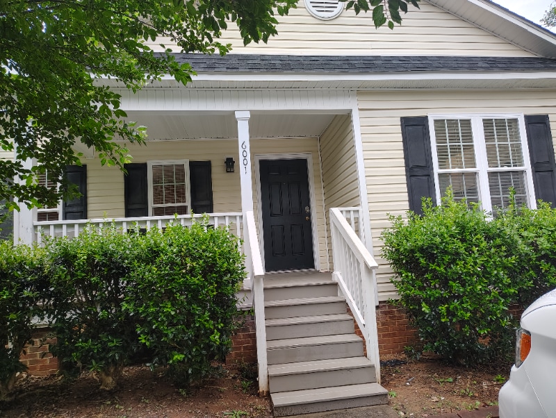 6001 Mullens Dr in Raleigh, NC - Building Photo