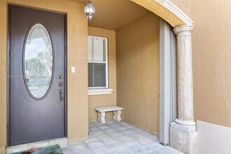 10863 SW 88th Terrace in Miami, FL - Building Photo - Building Photo