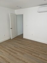 2721 S Rimpau Blvd, Unit 2723 in Los Angeles, CA - Building Photo