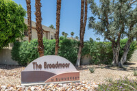 2601 S Broadmoor Dr in Palm Springs, CA - Building Photo - Building Photo