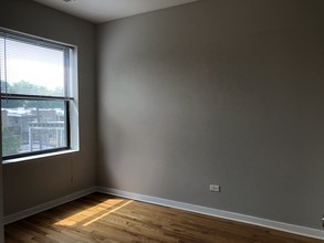 6704 N Artesian Ave, Unit 1N in Chicago, IL - Building Photo - Building Photo