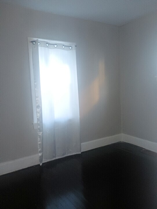 9909 Dunlap Ave in Cleveland, OH - Foto de edificio