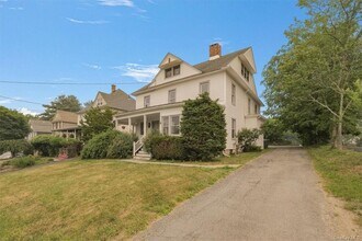 25 Ridge St in Middletown, NY - Building Photo - Building Photo
