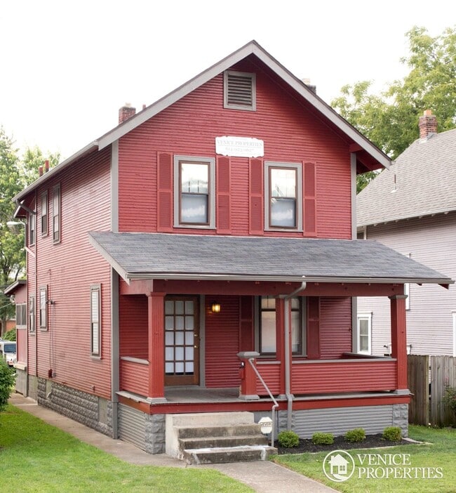 property at 103 W Norwich Ave