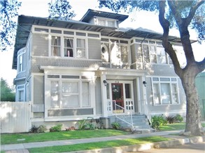 718 Sunset Ave in Pasadena, CA - Foto de edificio - Building Photo