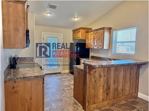 5065 Brookstone St in Pocatello, ID - Building Photo - Building Photo