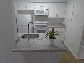 1063 S Hiawassee Rd in Orlando, FL - Building Photo - Building Photo