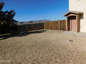 10051 Railroad Dr in El Paso, TX - Building Photo - Building Photo