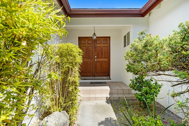 1056 Adelante Ave in Los Angeles, CA - Building Photo - Building Photo