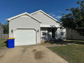 352 Paddle Wheel St in Bowling Green, KY - Building Photo