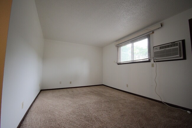 803 8th St N, Unit 4 in Fargo, ND - Building Photo - Building Photo