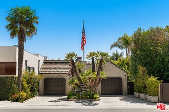 31604 Broad Beach Rd in Malibu, CA - Building Photo - Building Photo