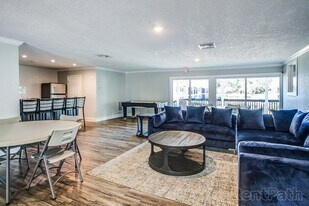 The Commons in Tampa, FL - Building Photo