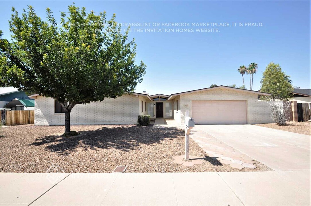3620 W Shangri-la Rd in Phoenix, AZ - Foto de edificio