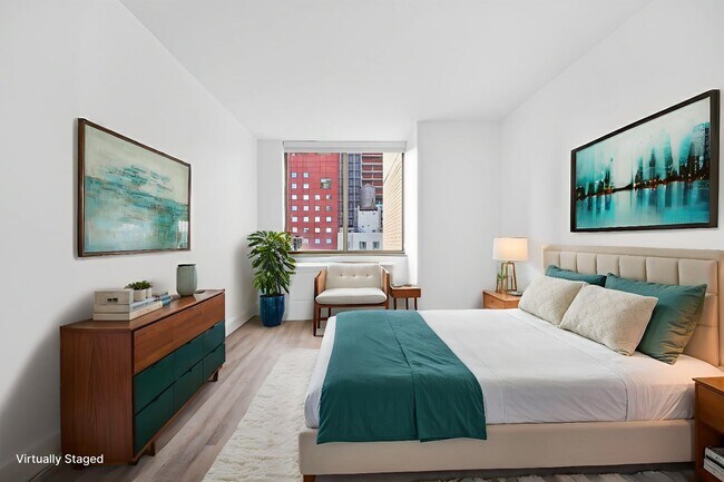 245 E 44th St, Unit 4C in New York, NY - Building Photo - Building Photo