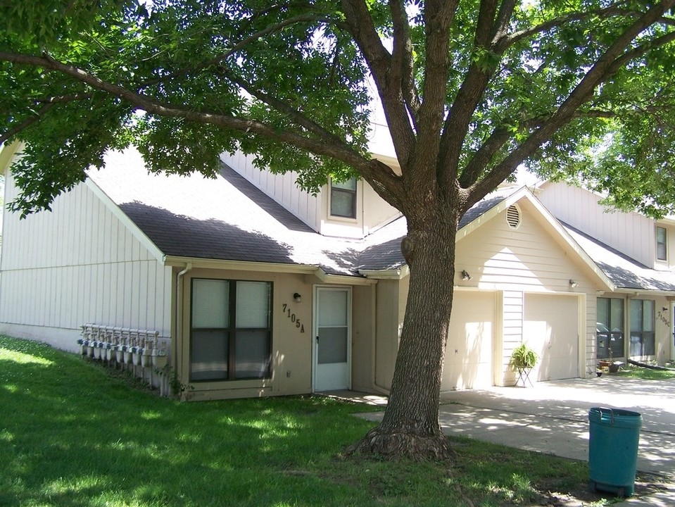 Pleasant Valley Place in Pleasant Valley, MO - Building Photo