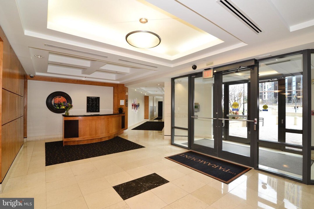 1830 Fountain Dr-Unit -501 in Reston, VA - Building Photo