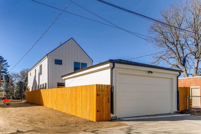 3630 N Gaylord St in Denver, CO - Building Photo - Building Photo