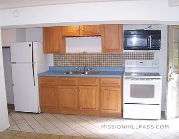 688 Parker St in Boston, MA - Building Photo