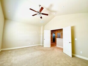 6162 E Farrin Ave in Fresno, CA - Building Photo - Building Photo