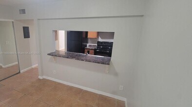 5140 Elmhurst Rd in West Palm Beach, FL - Building Photo - Building Photo