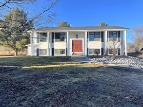 3839 Silver Lake Rd in Traverse City, MI - Building Photo - Building Photo