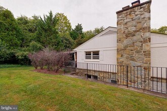 9420 Holland Ave in Bethesda, MD - Building Photo - Building Photo