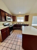 10319 Ashley Park Dr in Sandy, UT - Building Photo