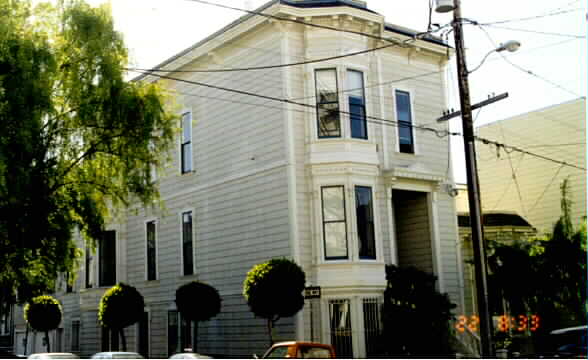 299 Laussat St in San Francisco, CA - Building Photo