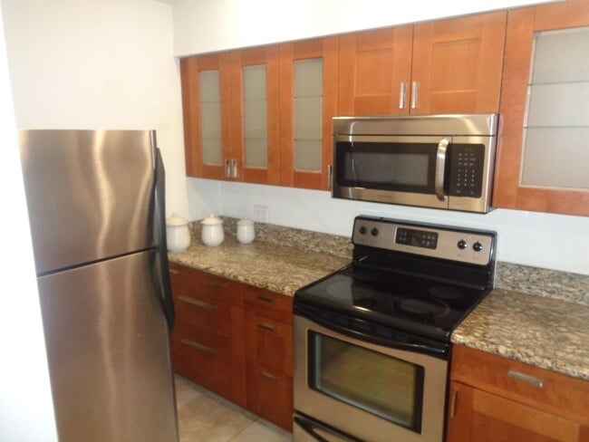 7932 Mission Center Ct in San Diego, CA - Building Photo - Building Photo