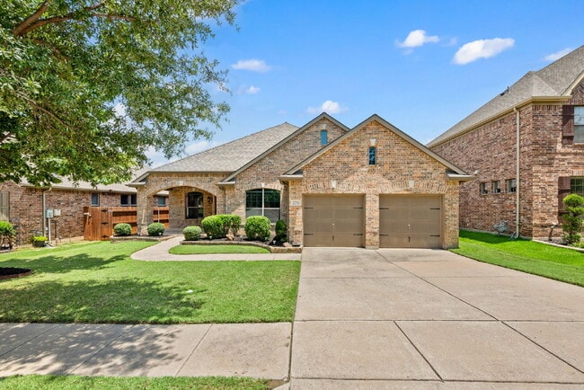 12736 Connemara Ln in Fort Worth, TX - Foto de edificio - Building Photo