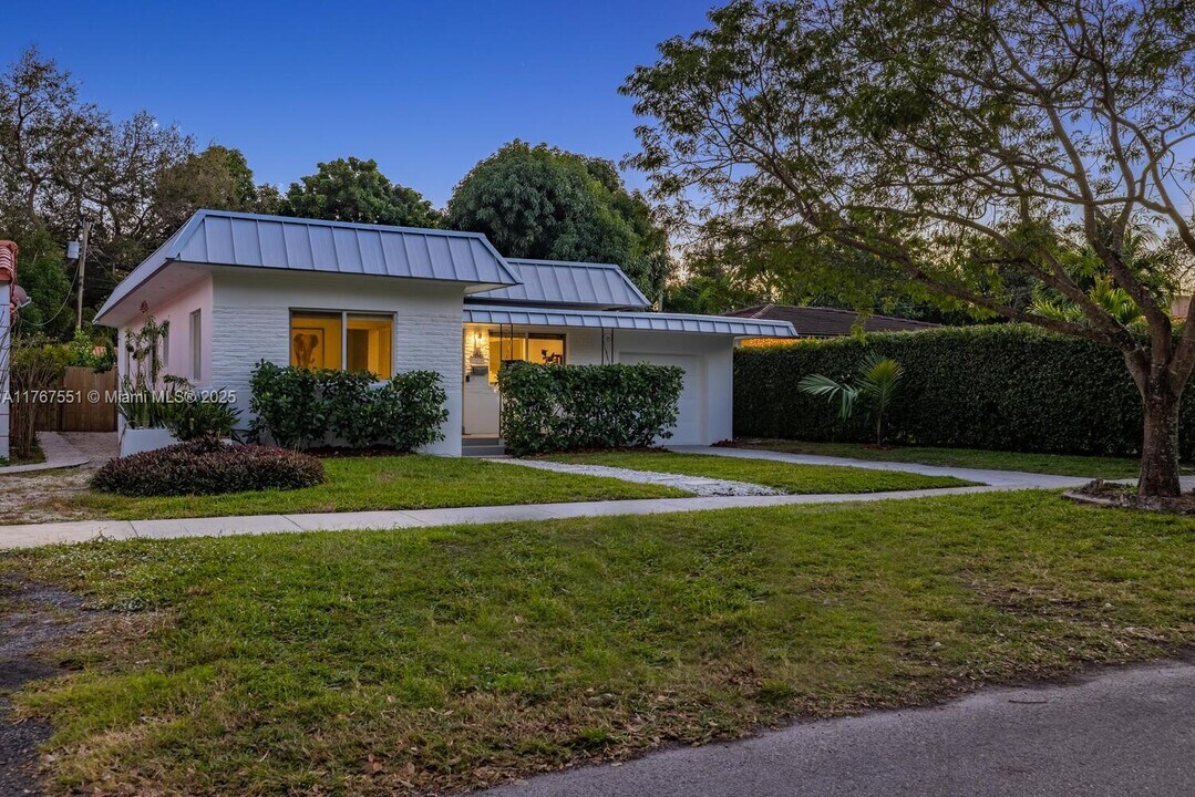 368 NE 89th St in El Portal, FL - Building Photo