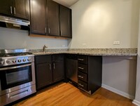 618 W Patterson Ave, Unit 707 in Chicago, IL - Building Photo - Building Photo