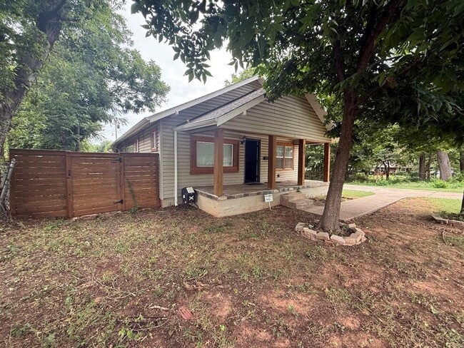 1437 NE 33rd St in Oklahoma City, OK - Building Photo - Building Photo
