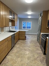 2210 Roosevelt Dr, Unit 1 in Anchorage, AK - Building Photo - Building Photo