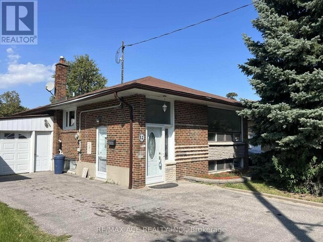 property at 52 Lombardy Crescent