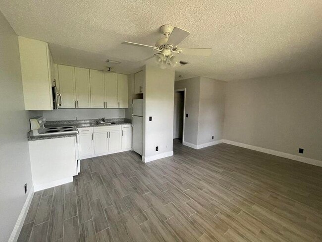 4953 Freedom Cir