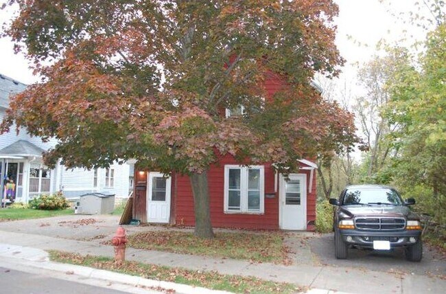 317 Laurel Street West, Unit 1 in Stillwater, MN - Building Photo - Building Photo