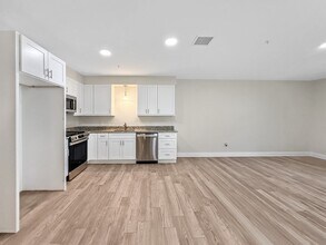 10 Franklin Ave in Revere, MA - Foto de edificio - Building Photo