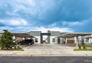 11 Acacia St in Alamo, TX - Building Photo