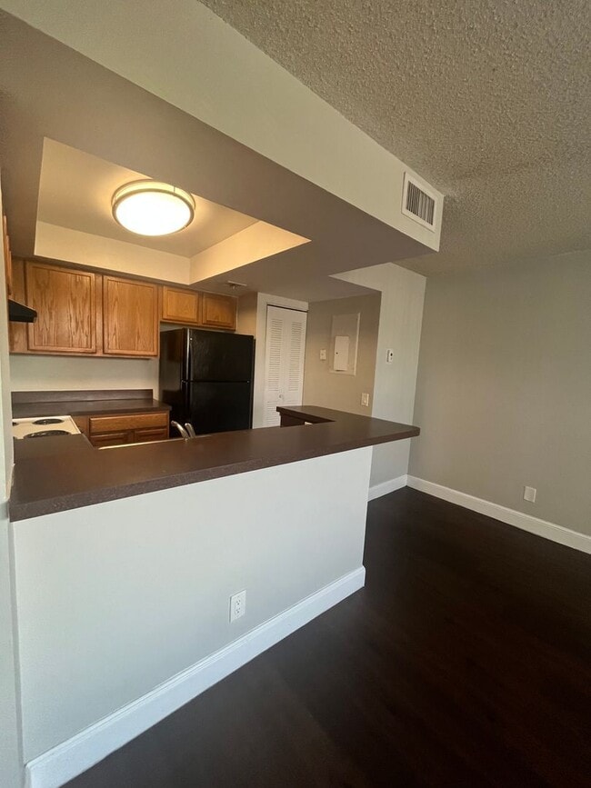 728 Executive Center Dr in West Palm Beach, FL - Building Photo - Building Photo