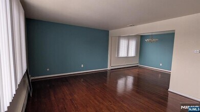 95 Stefanic Ave in Elmwood Park, NJ - Building Photo - Building Photo