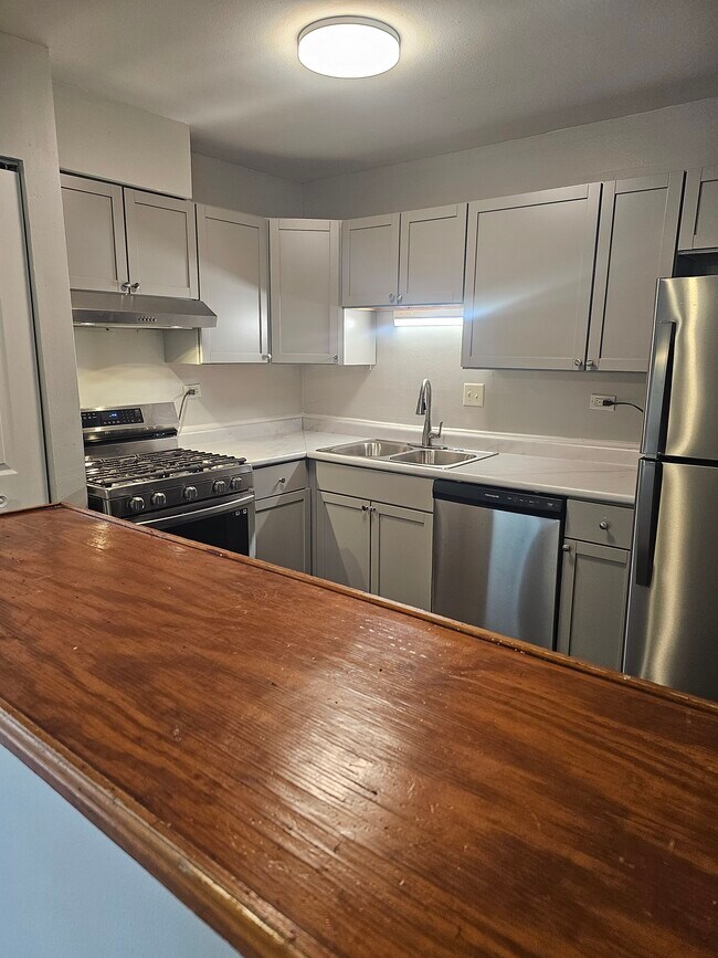 property at 2600 Bayside Dr
