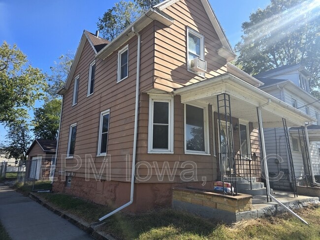 71 Lafayette St in Waterloo, IA - Foto de edificio - Building Photo