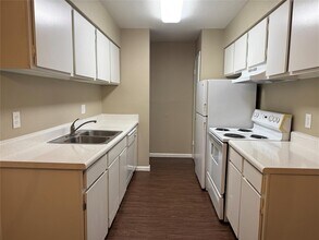 2200 Cypress Landing Rd in Houston, TX - Building Photo - Building Photo